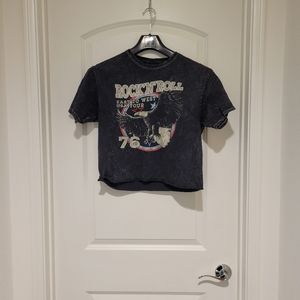 Rock N Roll 1976 Cropped T Shirt. Medium #402